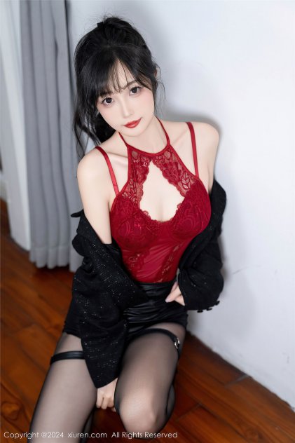 欧美性感大乳美女海报